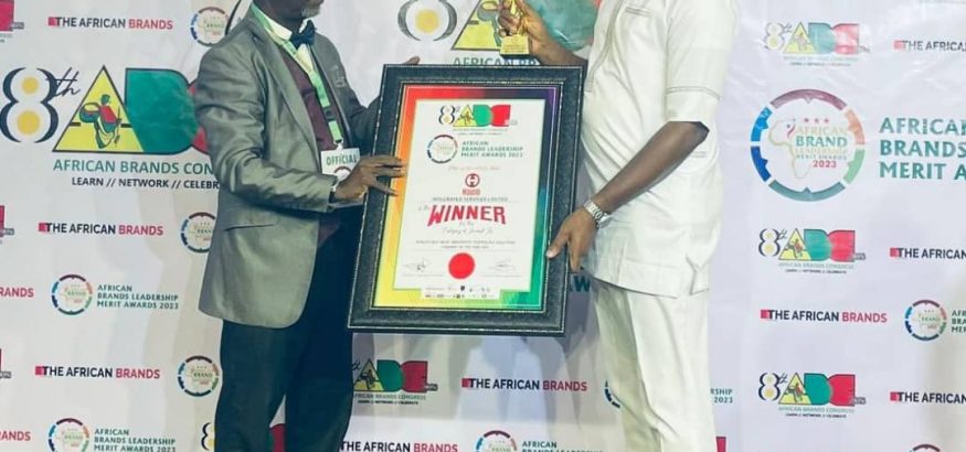 Valentine Asuzu (CFO) receiving award for HASOB - Lagos, 2023
